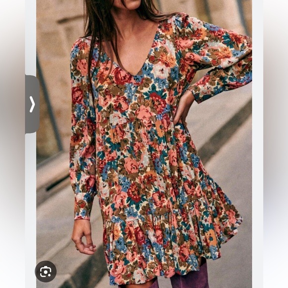 Sezane Dresses & Skirts - Sézane Aurena dress. October Flowers. Size 34 (size 2).